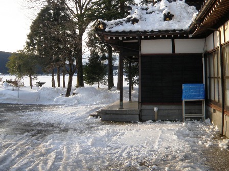 下に落とした屋根雪処理後の様子